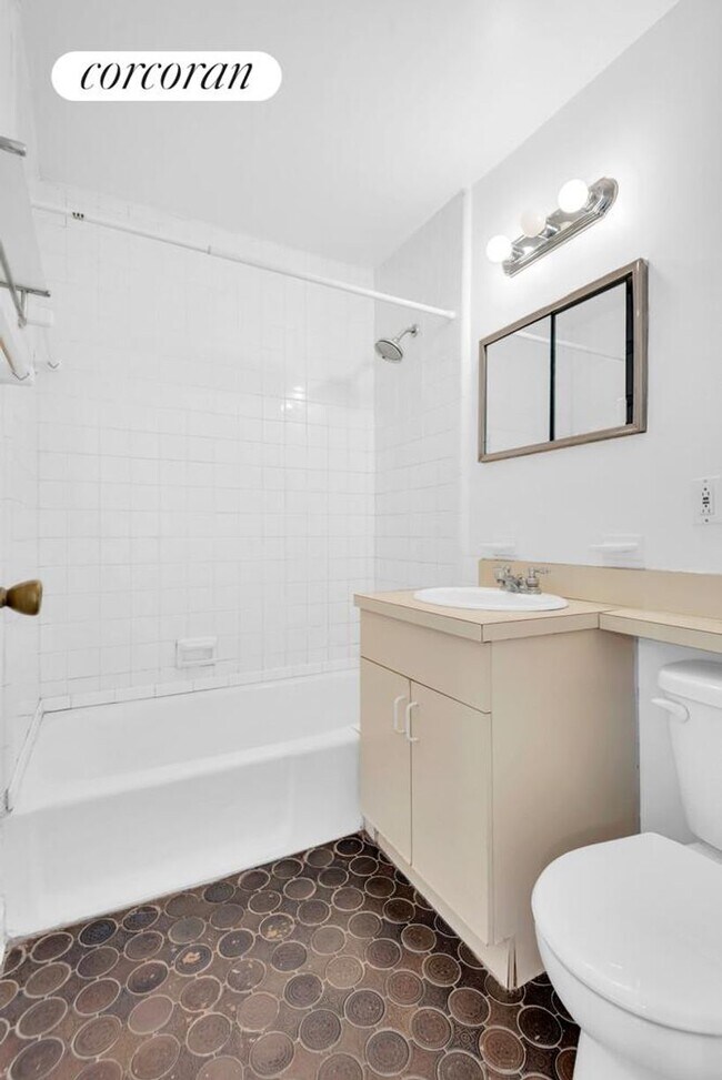 Foto del edificio - 310 W 89th St