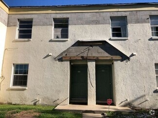 Building Photo - 2325 W Pensacola St