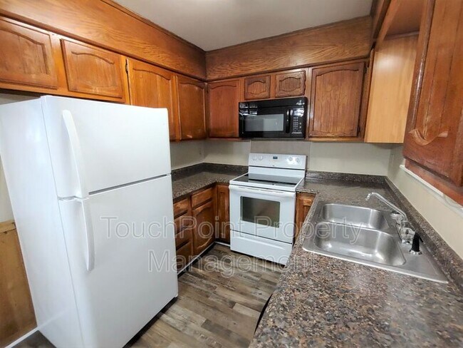 Building Photo - 6236 Mayridge Dr