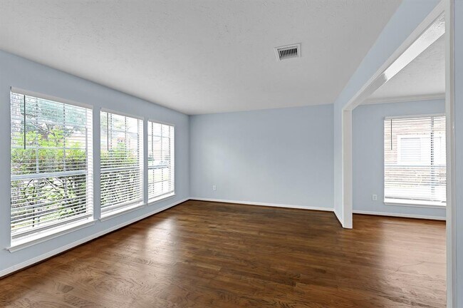 Building Photo - 3602 Cresswell Ct