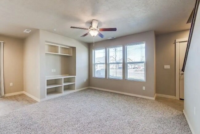 Building Photo - BW8930