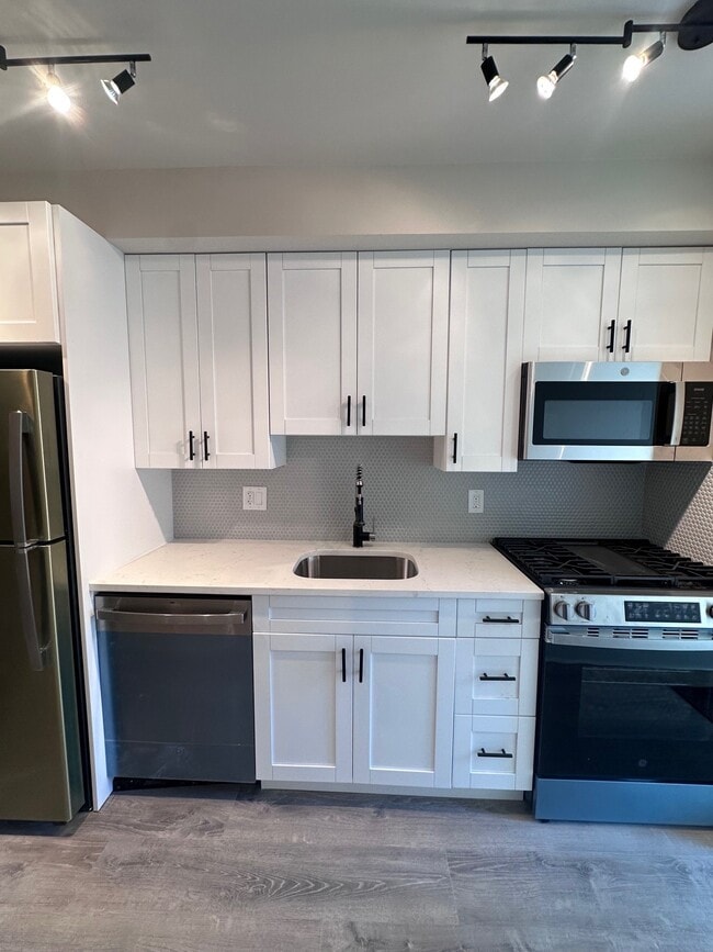 Building Photo - 1526 2nd St SW