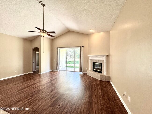 Foto del edificio - 1478 Walnut Creek Dr