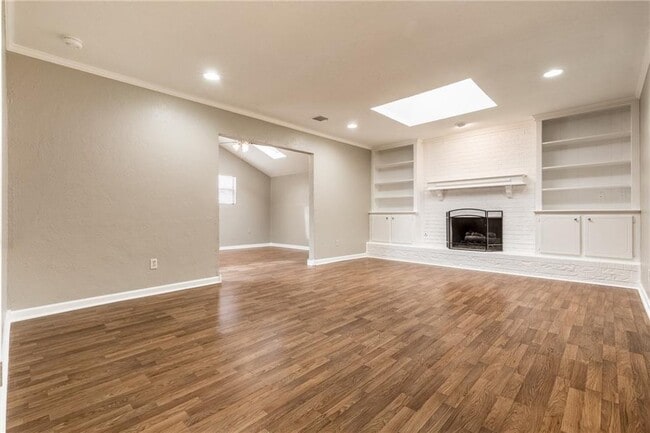 Building Photo - 3313 Meadow Ln