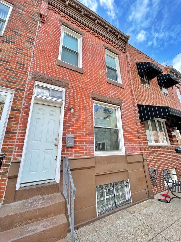 Primary Photo - 2628 S Chadwick St