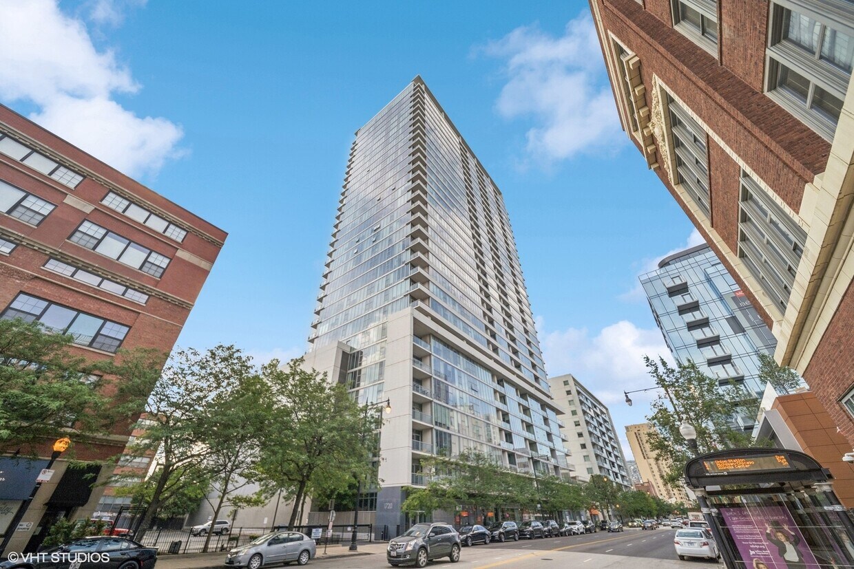 Foto principal - 1720 S Michigan Ave