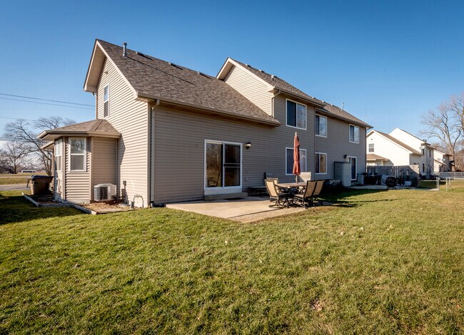 Foto del edificio - 8679 Old Green Bay Rd