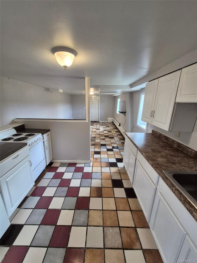 Building Photo - 2071 Ulster Ave