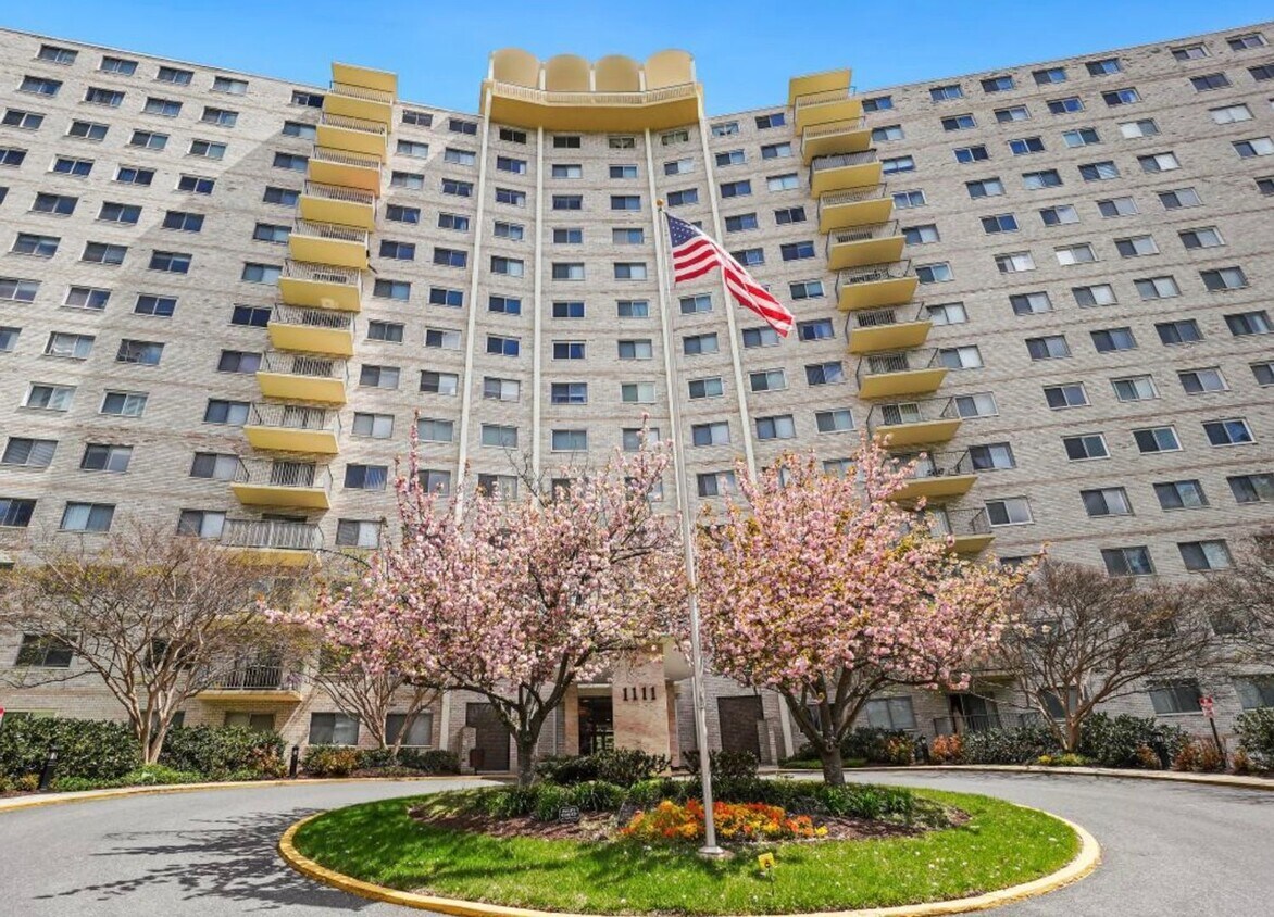 1 Bed & Den - All Utilities included - 1 Bed & Den -  All Utilities included