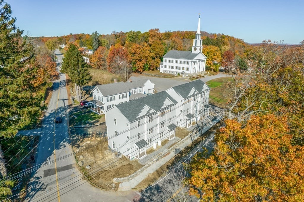 150152 W Main St Unit 1, Millbury, MA 01527 Condo for Rent in