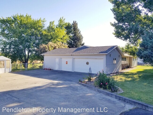 Foto del edificio - 3 br, 2 bath House - 43517 SW Cheryl Ave