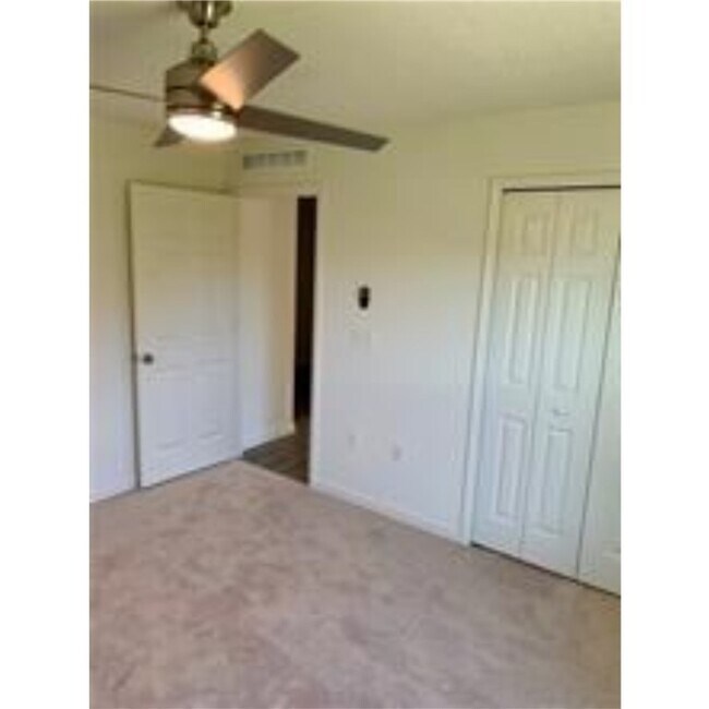 Foto del edificio - 104 Keystone Dr