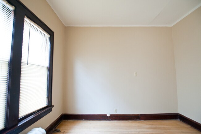 Foto del edificio - 1603 N Van Buren St