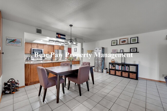 Building Photo - "Charming 2-Bedroom Condo with 2 Full Bath...
