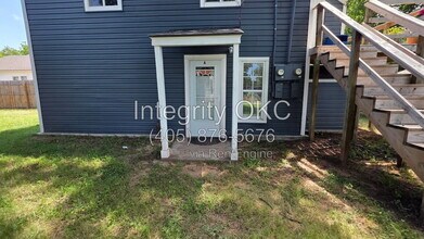 Building Photo - 306 E Hughbert St