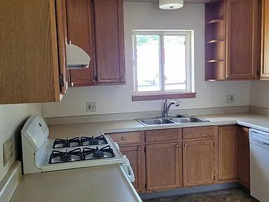 Building Photo - 6828 Westview Dr