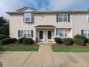 Building Photo - 2305 Vineyard Dr