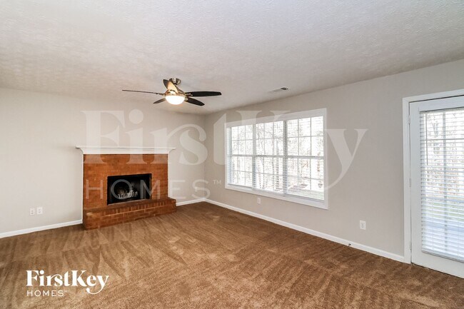 Foto del edificio - 640 Alcovy Springs Dr SE