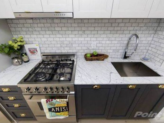 Foto principal - 434 W 17th St