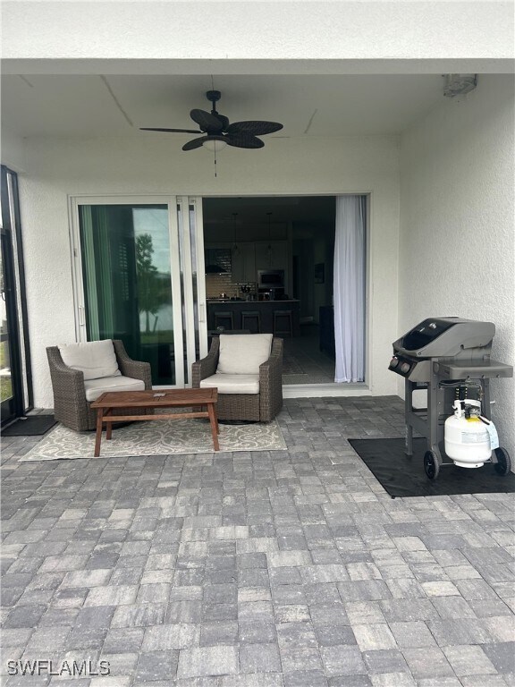 Foto del edificio - 9195 Cayman Dr