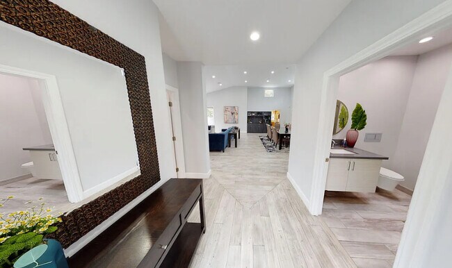 Foto del edificio - 10331 La Grange Ave