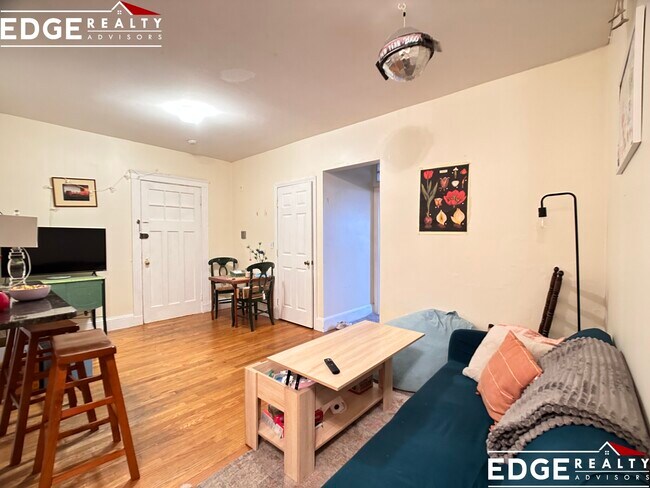 Building Photo - 62 Egmont St