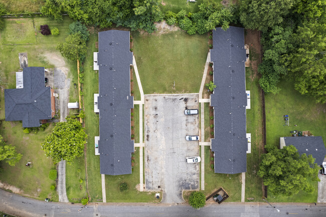 Building Photo - Oak Valley