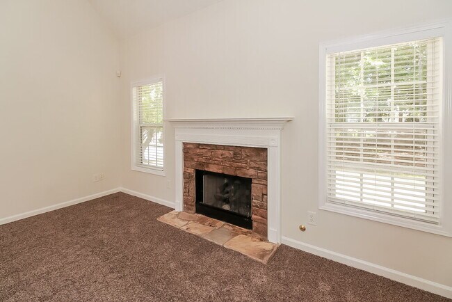 Foto del edificio - 363 Freeman Forest Dr