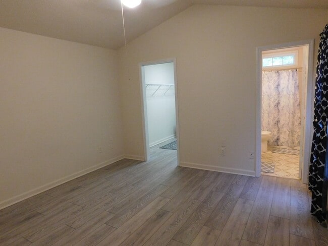 Building Photo - 225 Tobiano Dr