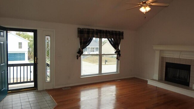 Building Photo - 7024 N Winchester Ave