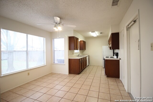 Building Photo - 5827 Cliff Walk Dr