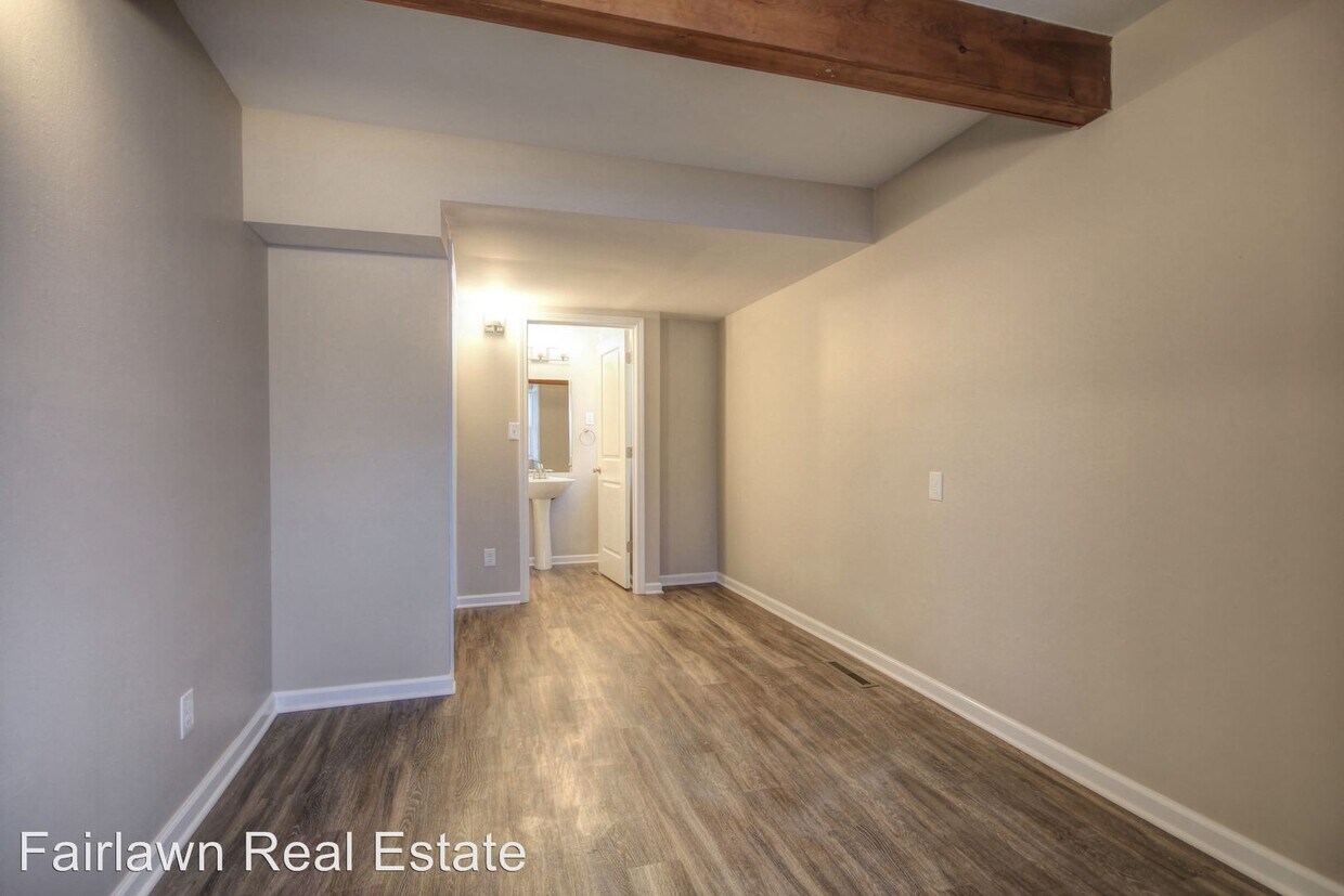 Foto del edificio - 2 br, 1 bath Apartment - 906 1/2 S. Vine St.