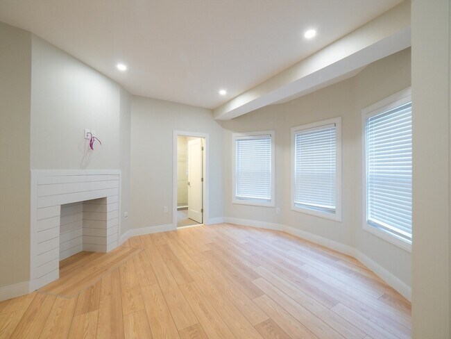 Building Photo - 20 Winslow Rd