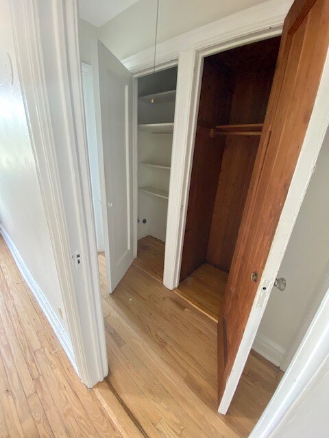 Foto del edificio - 42 Barker Ave