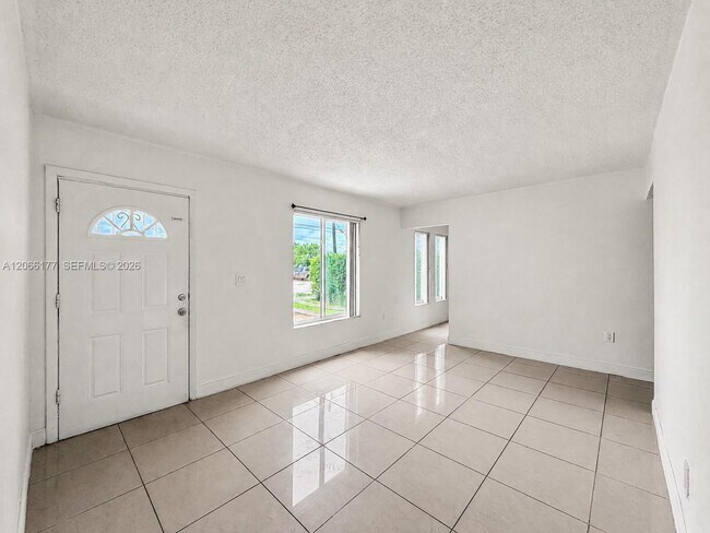 Foto del edificio - 9103 SW 38th St