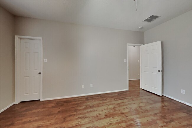 Foto del edificio - 22022 Willow Downs Dr