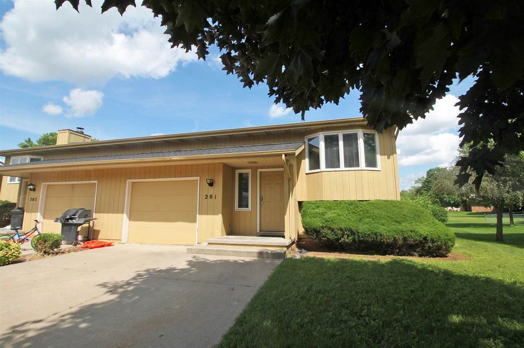 201 203 Heidi Ct, Mount Pleasant, MI 48858 Townhome Rentals in