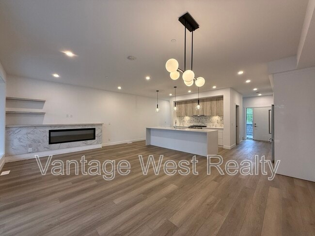 Photo du bâtiment - 2735-2735 Shannon Lake Rd