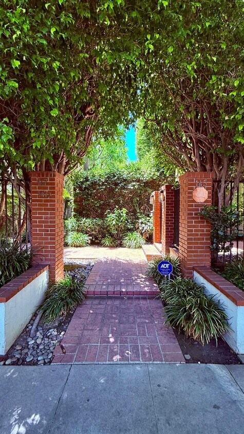 Foto principal - Camden Drive