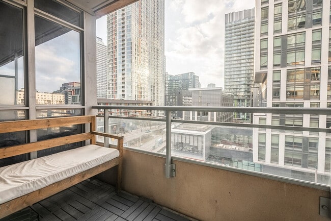 Photo du bâtiment - 135 Fort York Blvd