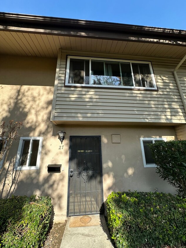 Primary Photo - 2 Bedroom Condo - La Mesa