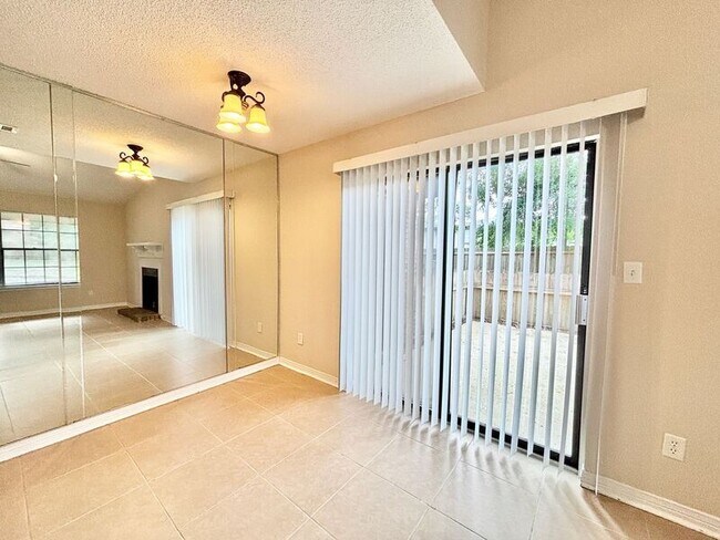 Foto del edificio - 9345 Chisholm Rd