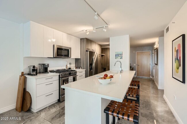 Foto del edificio - 4808 N 24th St