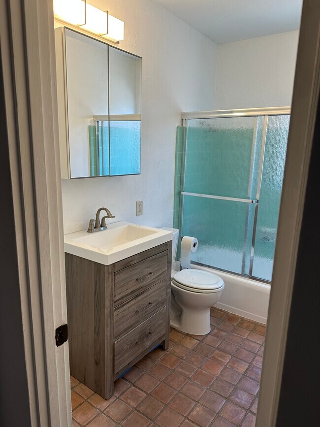 Foto del edificio - 309 N Venice Blvd