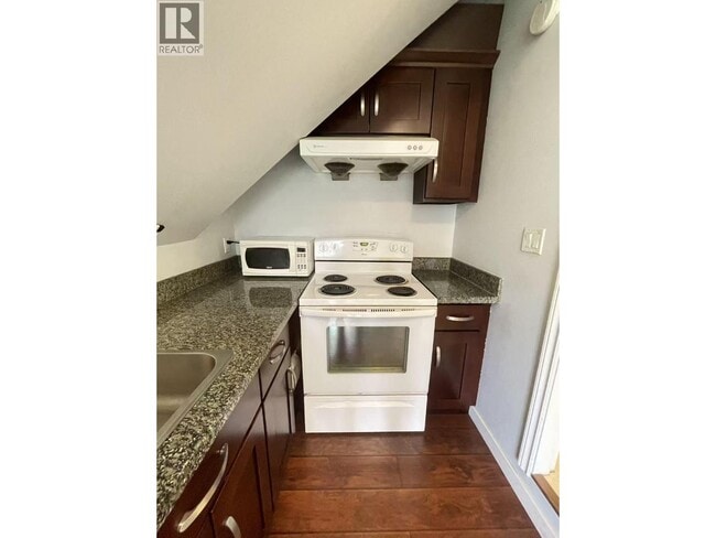 Building Photo - 6511 Granville Crescent