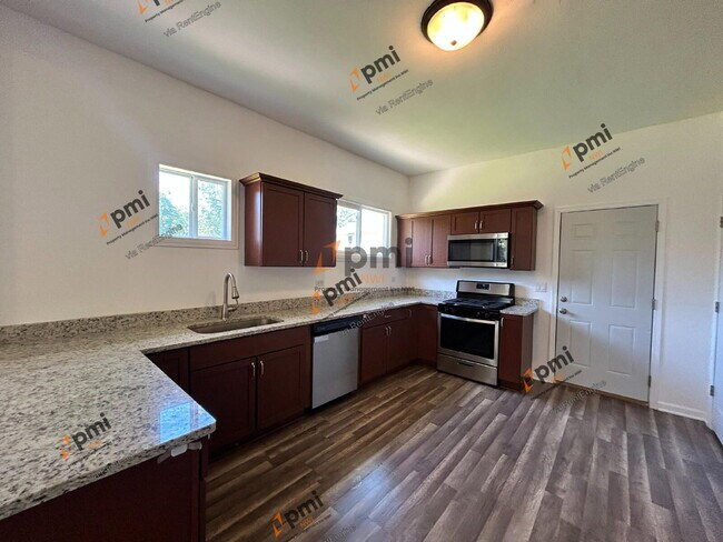 Building Photo - 13328 Edison St