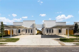 Building Photo - 1322 Beverly Ave
