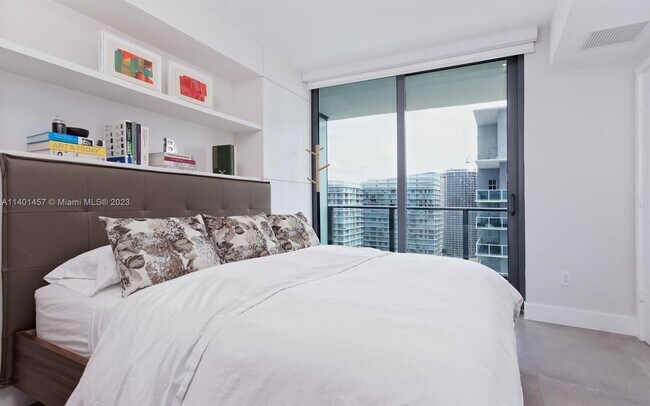 Building Photo - 1300 S Miami Ave