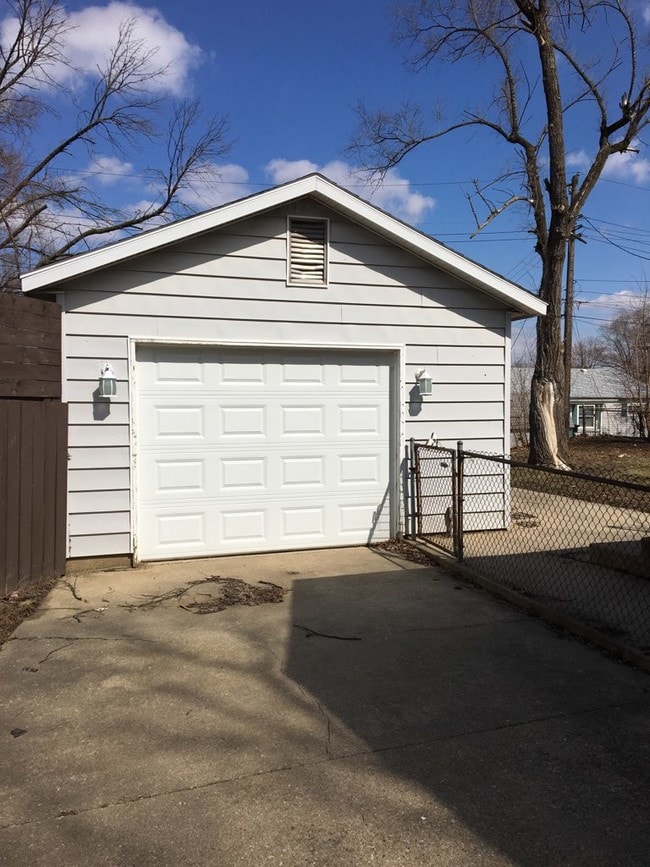 Foto del edificio - 1318 Hedgewood Dr