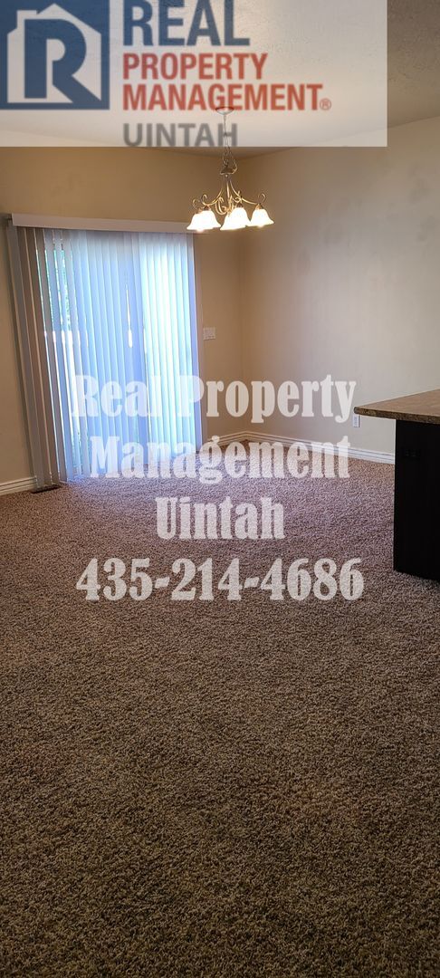 Foto del edificio - 3 bed 2.5 bath townhome in Fox Run